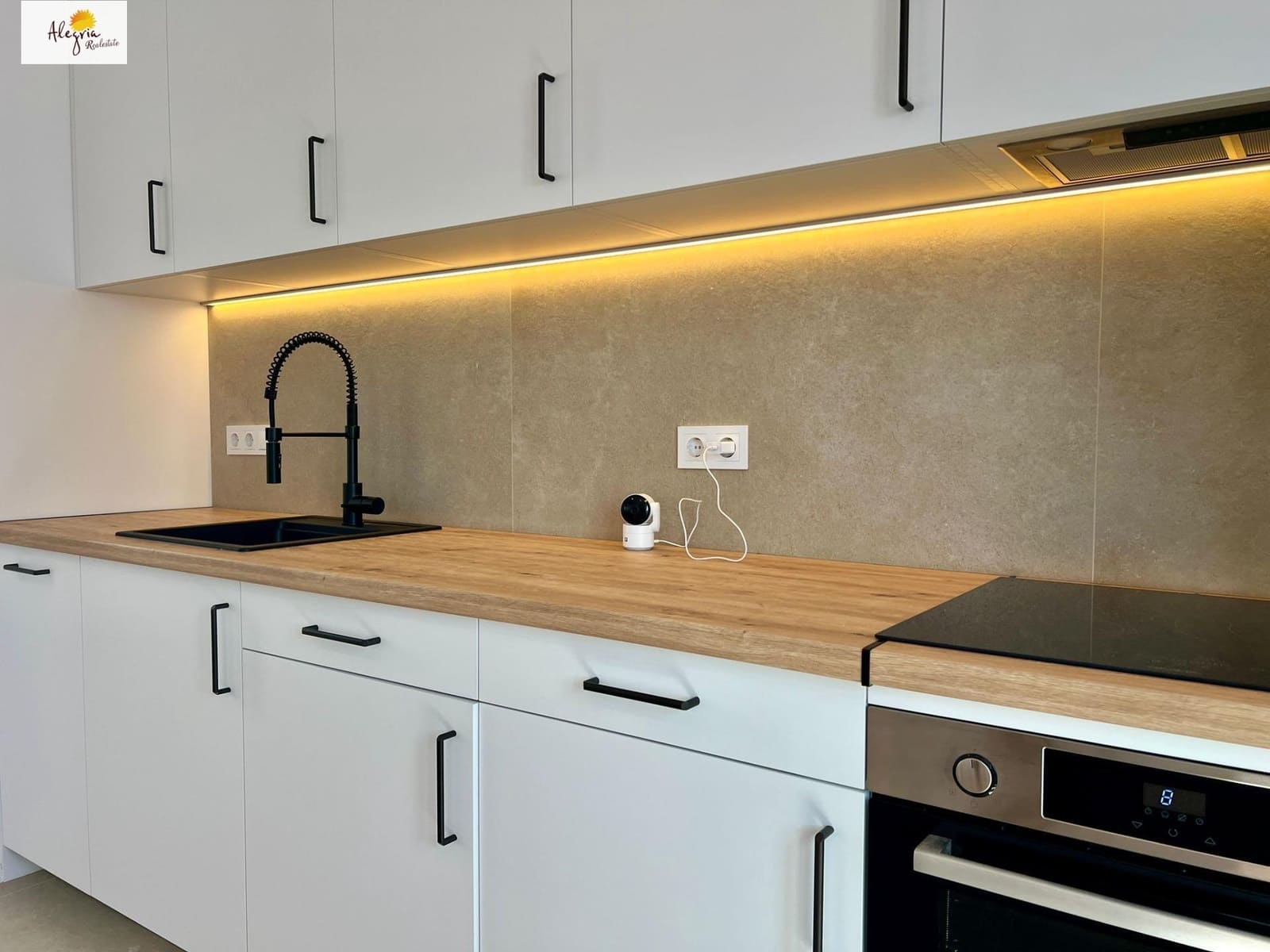 3 bedroom Penthouse for sale in Manises - € 235,000 (Ref: 9929487)