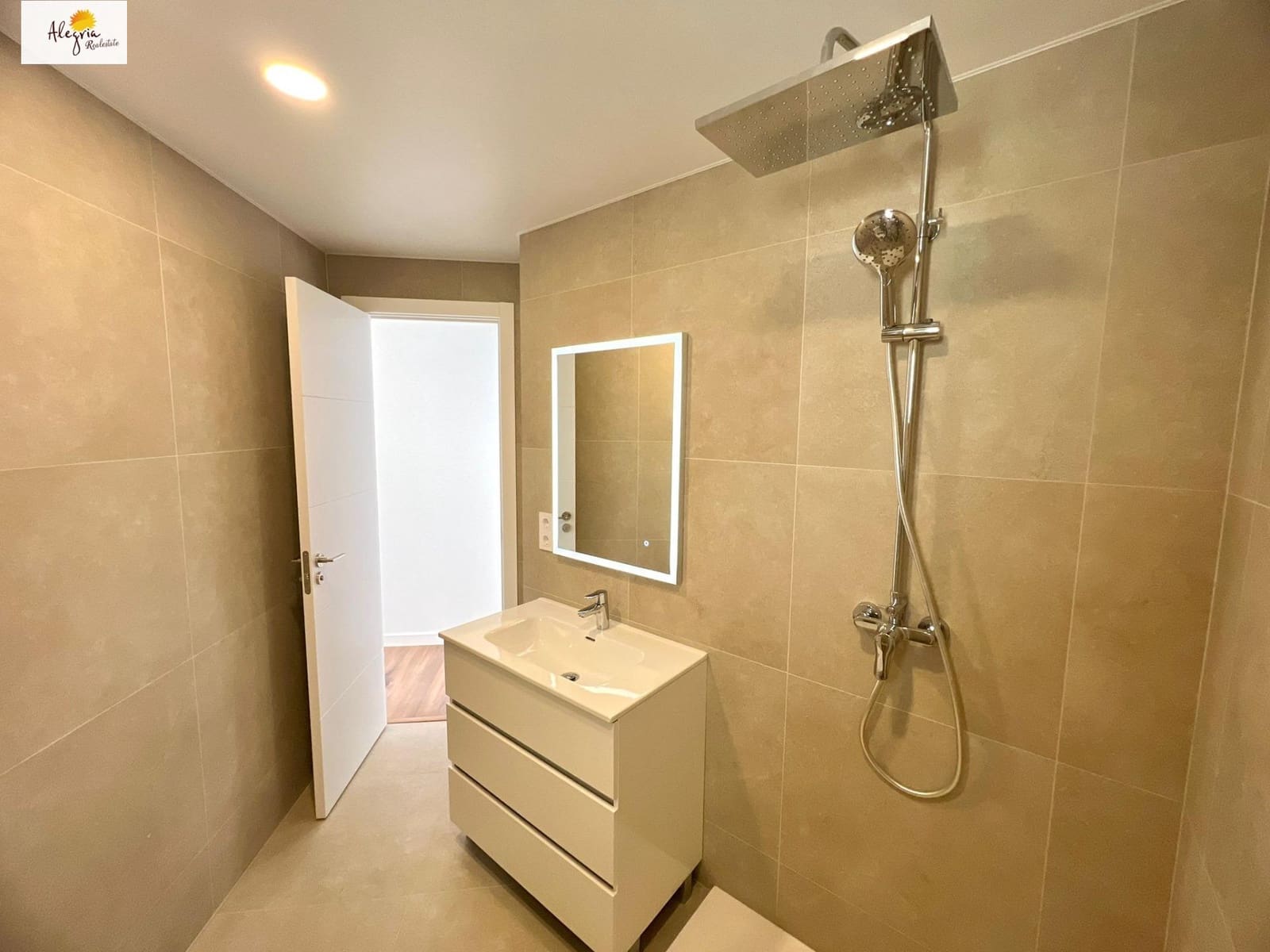 3 bedroom Penthouse for sale in Manises - € 235,000 (Ref: 9929487)