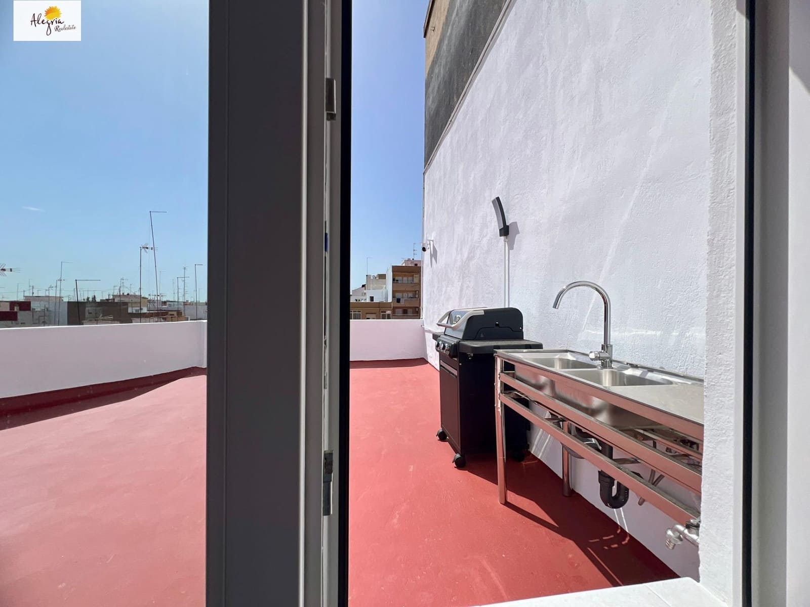 3 bedroom Penthouse for sale in Manises - € 235,000 (Ref: 9929487)