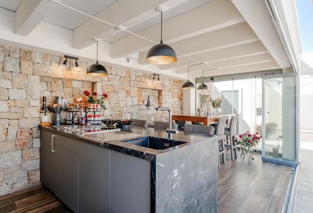 4 soverom Villa til salgs i Moraira, Teulada-Moraira med svømmebasseng garasje - € 1 780 000 (Ref: 9936474)