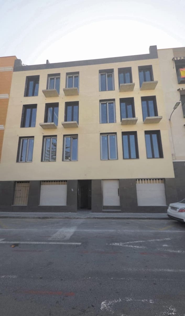 2 soverom Leilighet til salgs i Alicante by med svømmebasseng - € 279 000 (Ref: 9936475)