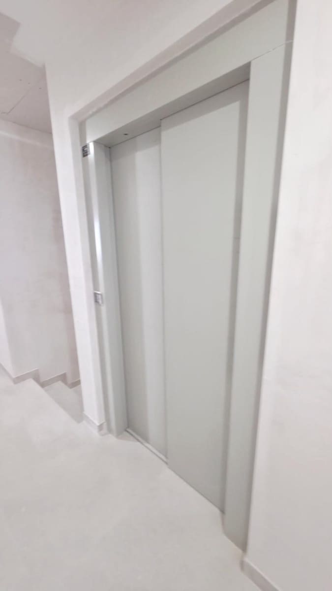 2 soverom Leilighet til salgs i Alicante by med svømmebasseng - € 279 000 (Ref: 9936475)
