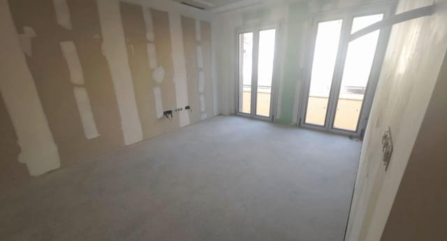 2 soverom Leilighet til salgs i Alicante by med svømmebasseng - € 279 000 (Ref: 9936475)
