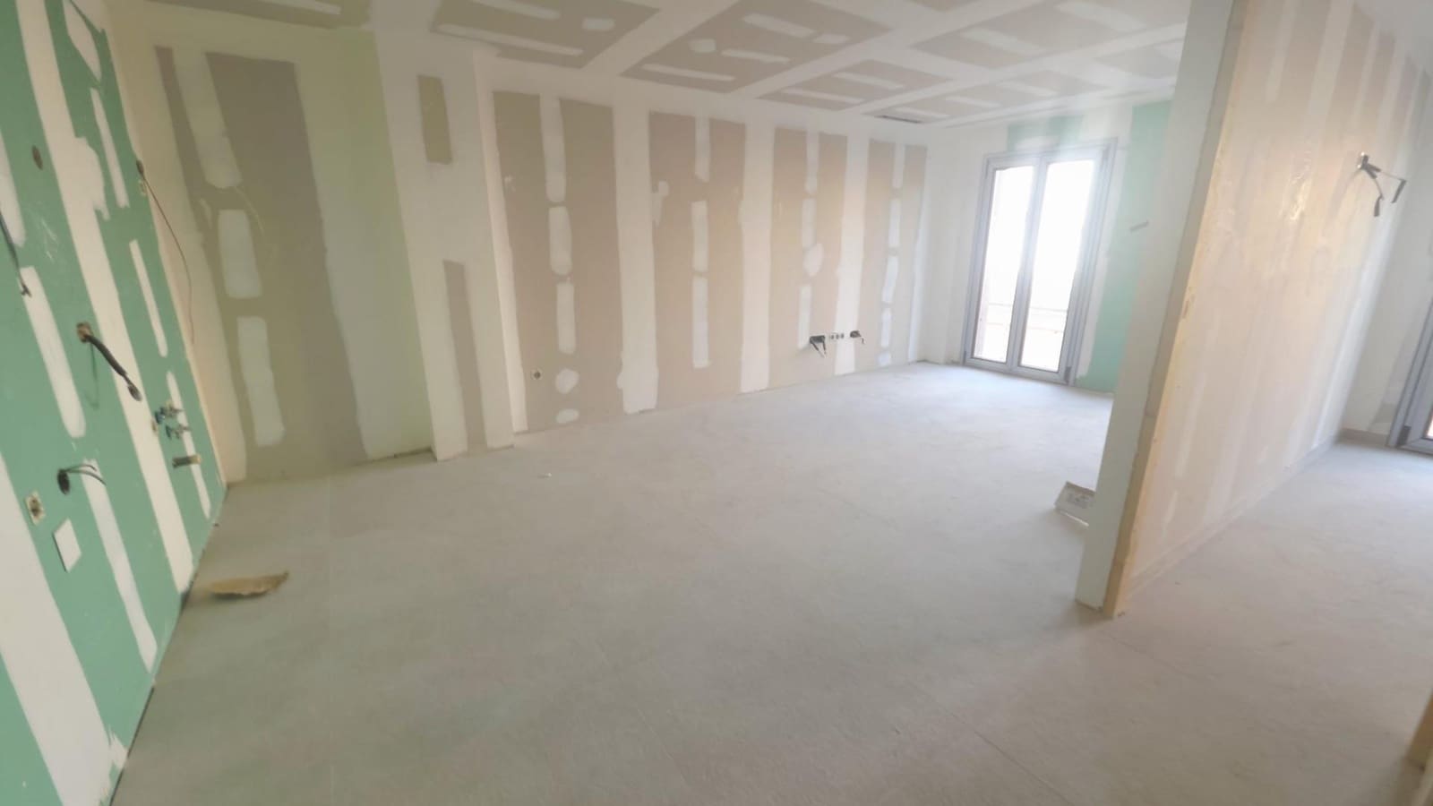 2 soverom Leilighet til salgs i Alicante by med svømmebasseng - € 279 000 (Ref: 9936475)