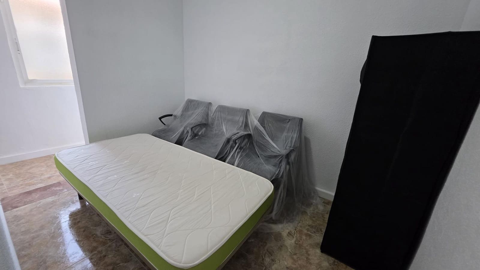3 bedroom Apartment for rent in Alicante / Alacant city - € 850 (Ref: 9938300)
