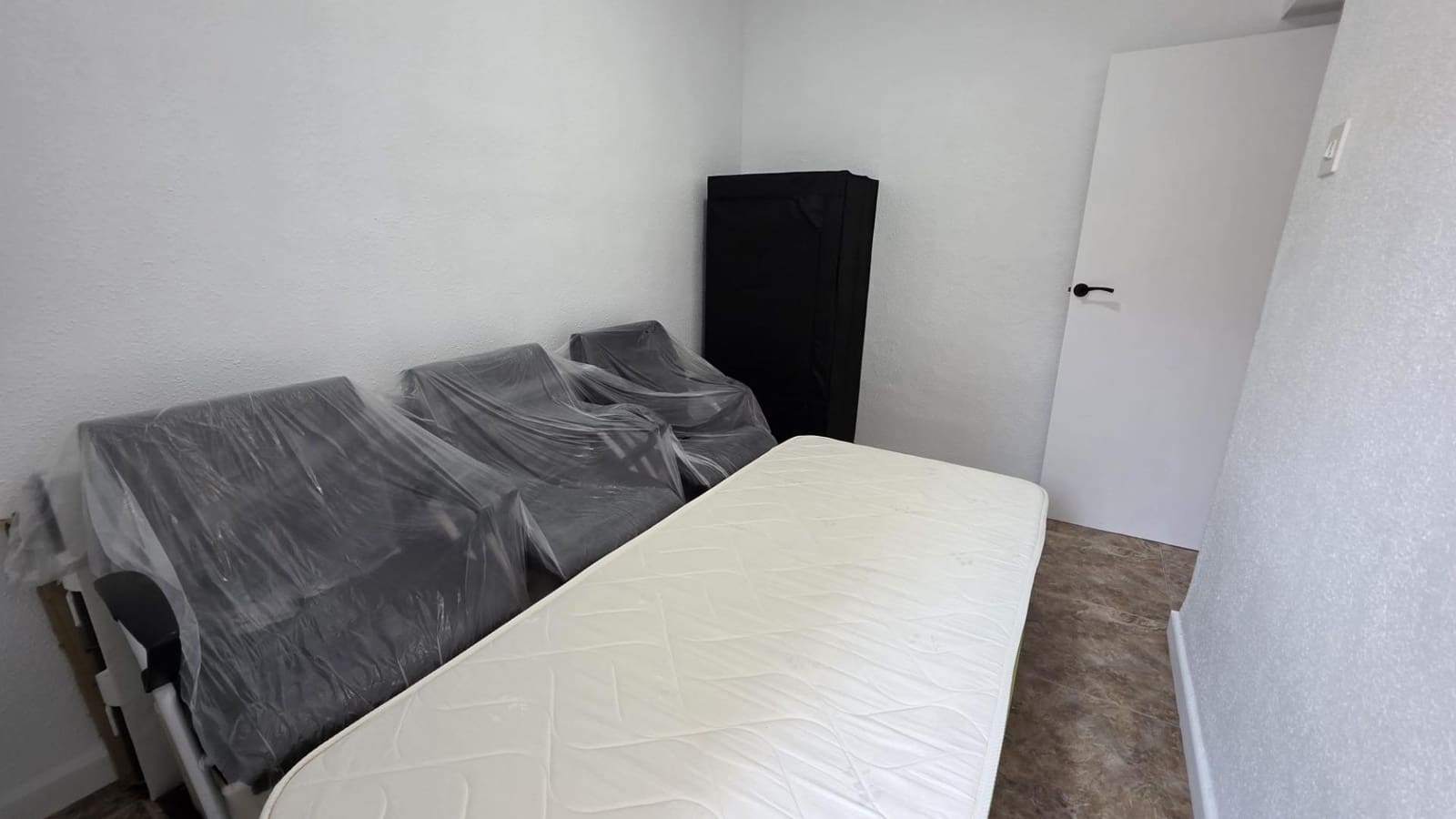 3 bedroom Apartment for rent in Alicante / Alacant city - € 850 (Ref: 9938300)