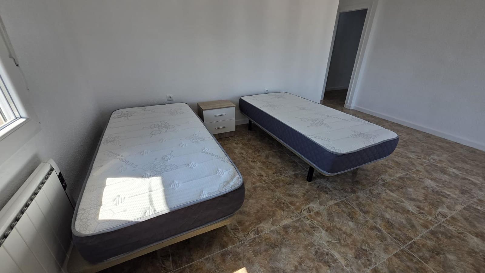 3 bedroom Apartment for rent in Alicante / Alacant city - € 850 (Ref: 9938300)