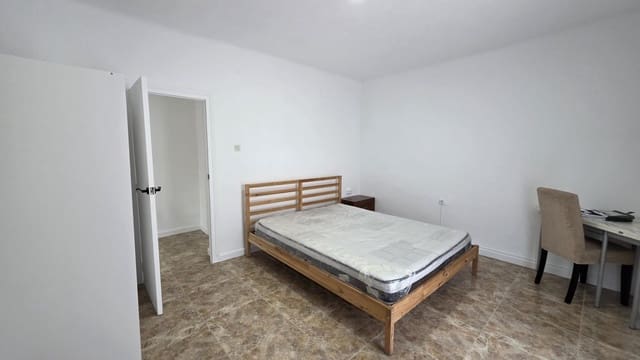 3 quarto Apartamento para arrendar em Alicante cidade - 850 € (Ref: 9938300)
