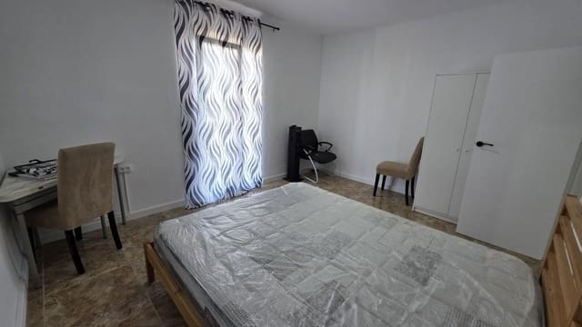 3 quarto Apartamento para arrendar em Alicante cidade - 850 € (Ref: 9938300)