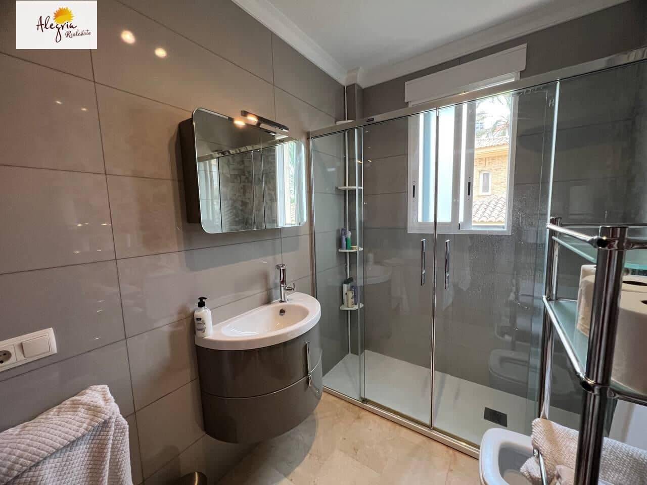 5 quarto Moradia para venda em Cullera com piscina garagem - 1 300 000 € (Ref: 9938302)