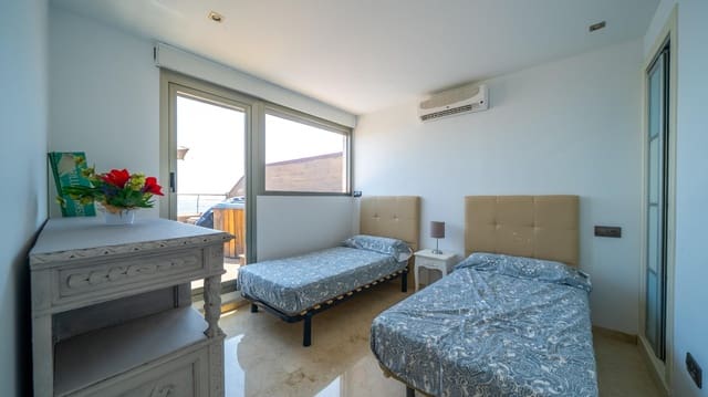 2 soveværelse Penthouse til salg i Alicante by - € 850.000 (Ref: 9938303)