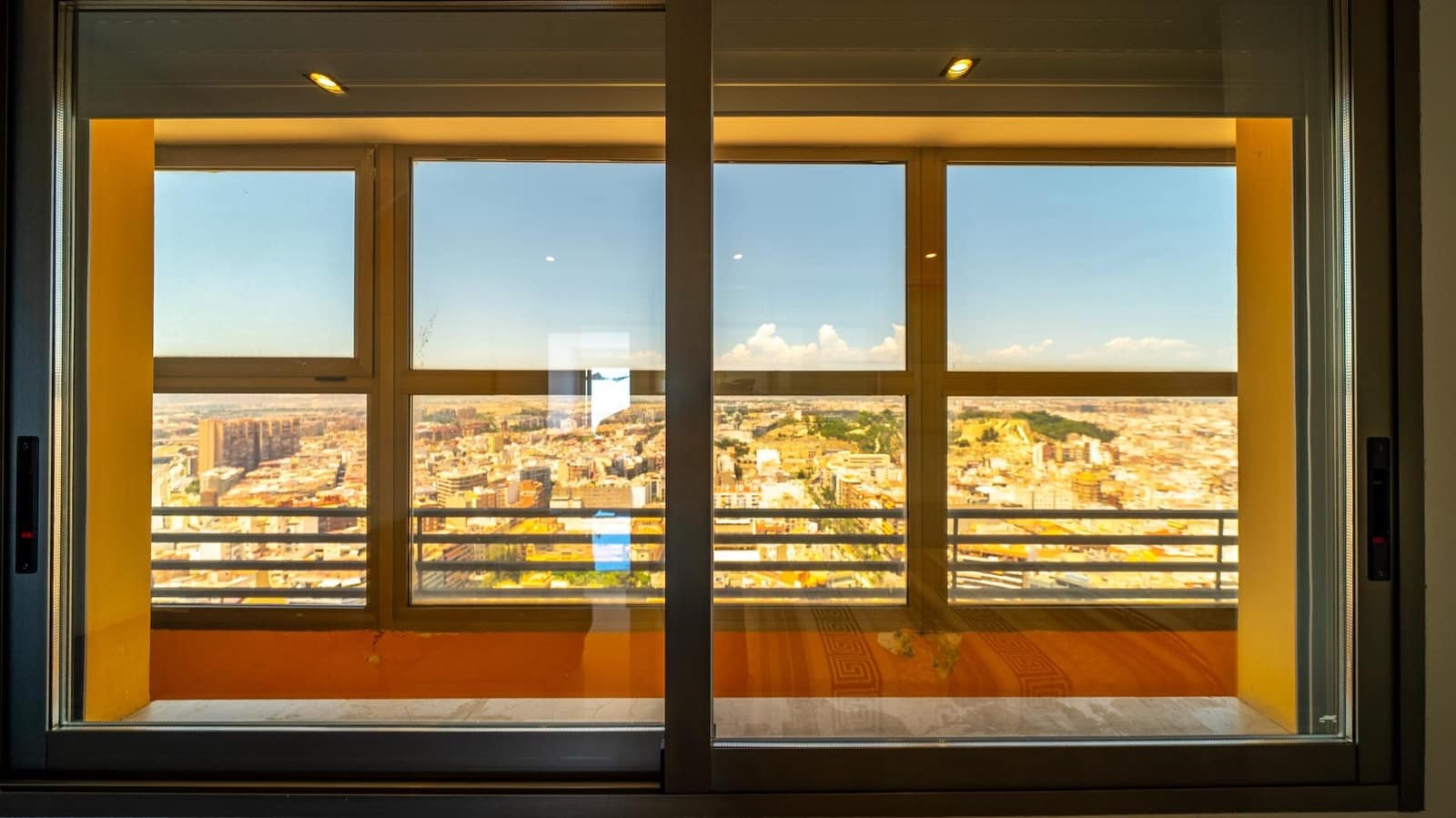 2 soveværelse Penthouse til salg i Alicante by - € 850.000 (Ref: 9938303)