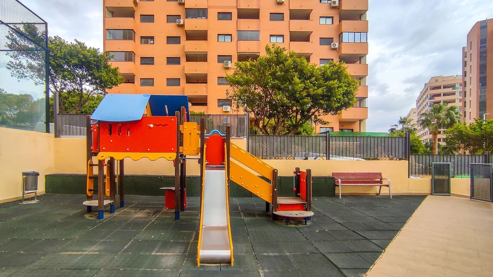 2 sovrum Lägenhet till salu i La Villajoyosa / Vila Joiosa med pool garage - 275 000 € (Ref: 9938304)