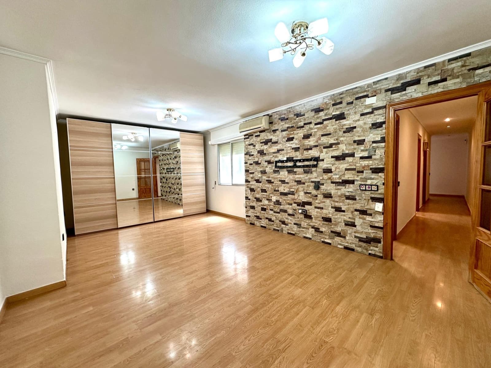 3 bedroom Apartment for sale in Alicante / Alacant city - € 168,000 (Ref: 9940065)