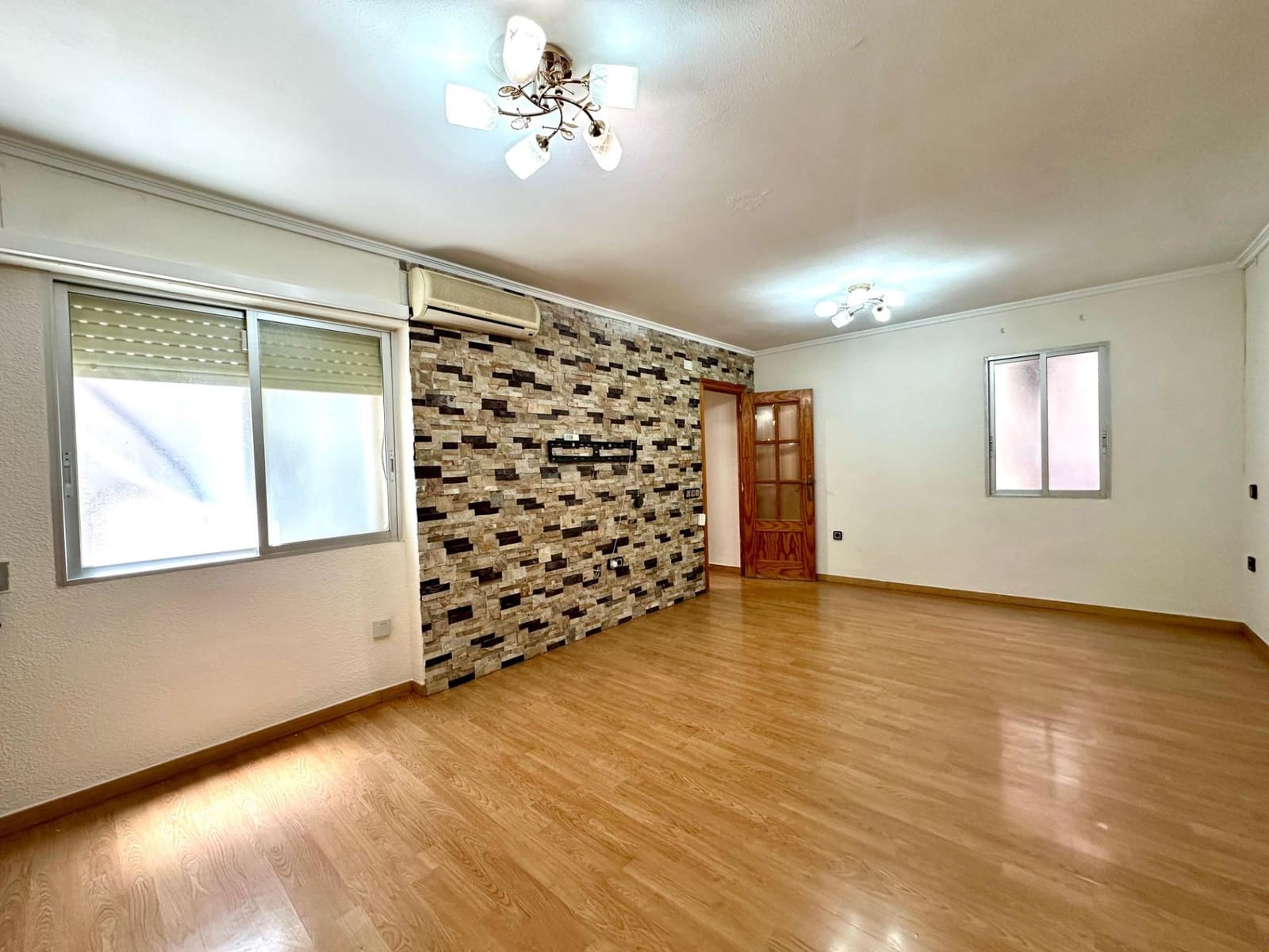 3 bedroom Apartment for sale in Alicante / Alacant city - € 168,000 (Ref: 9940065)