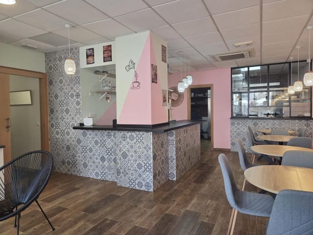2 bedroom Commercial for sale in El Campello - € 311,000 (Ref: 9940066)