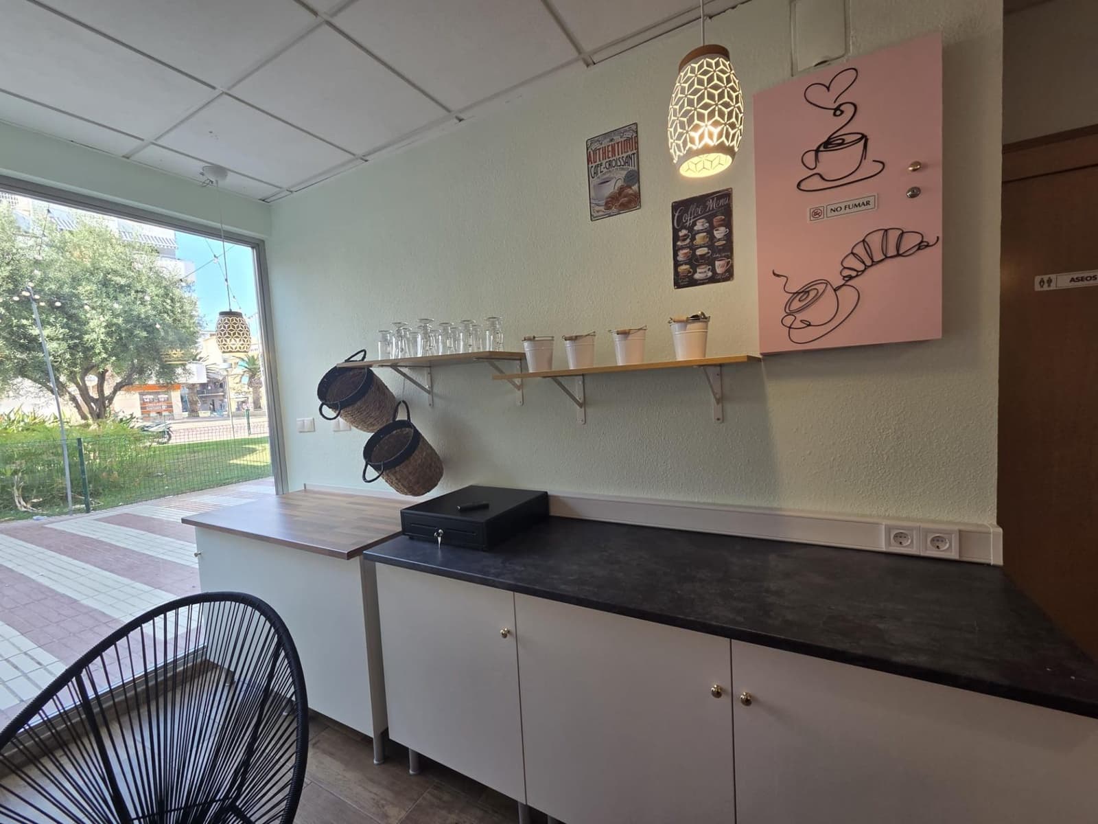 2 bedroom Commercial for sale in El Campello - € 311,000 (Ref: 9940066)