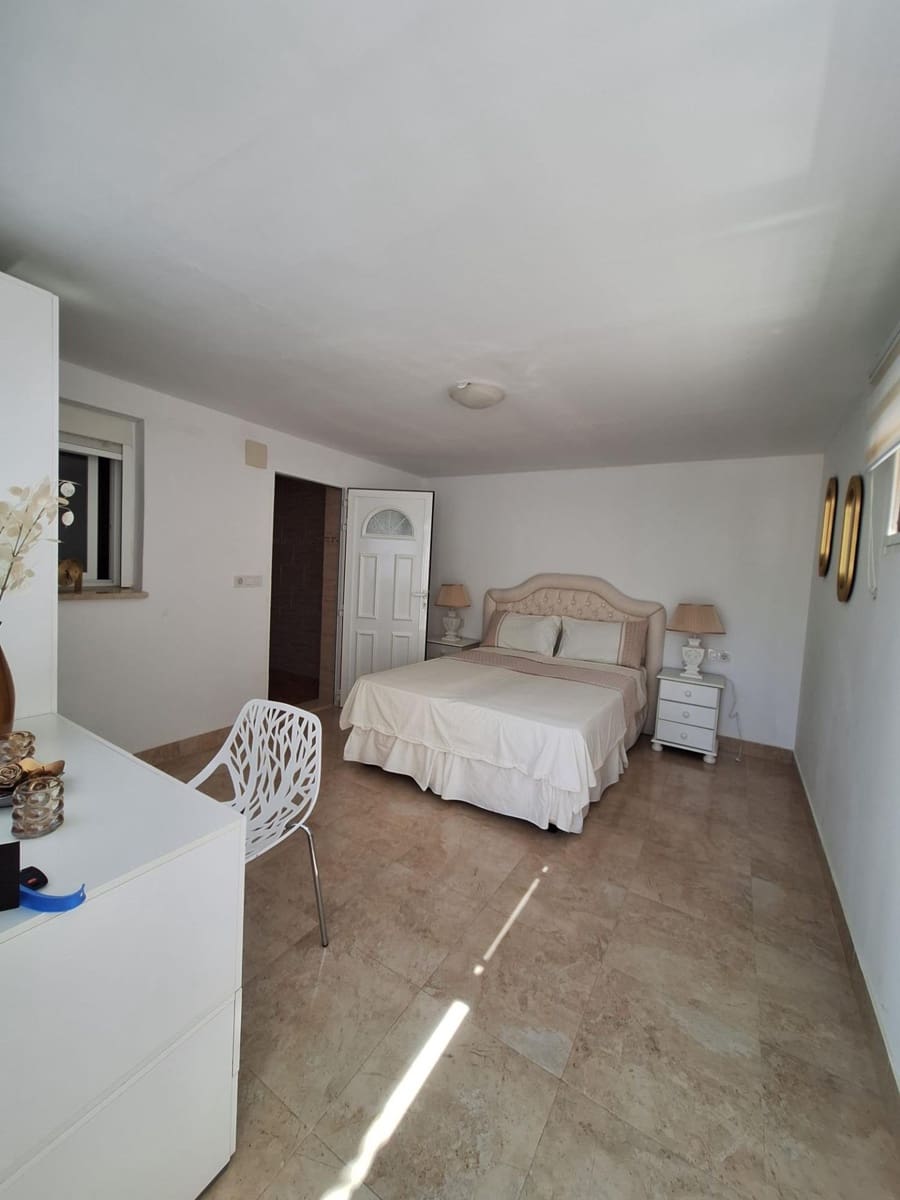 4 bedroom Villa for sale in La Nucia with pool garage - € 525,000 (Ref: 9945831)