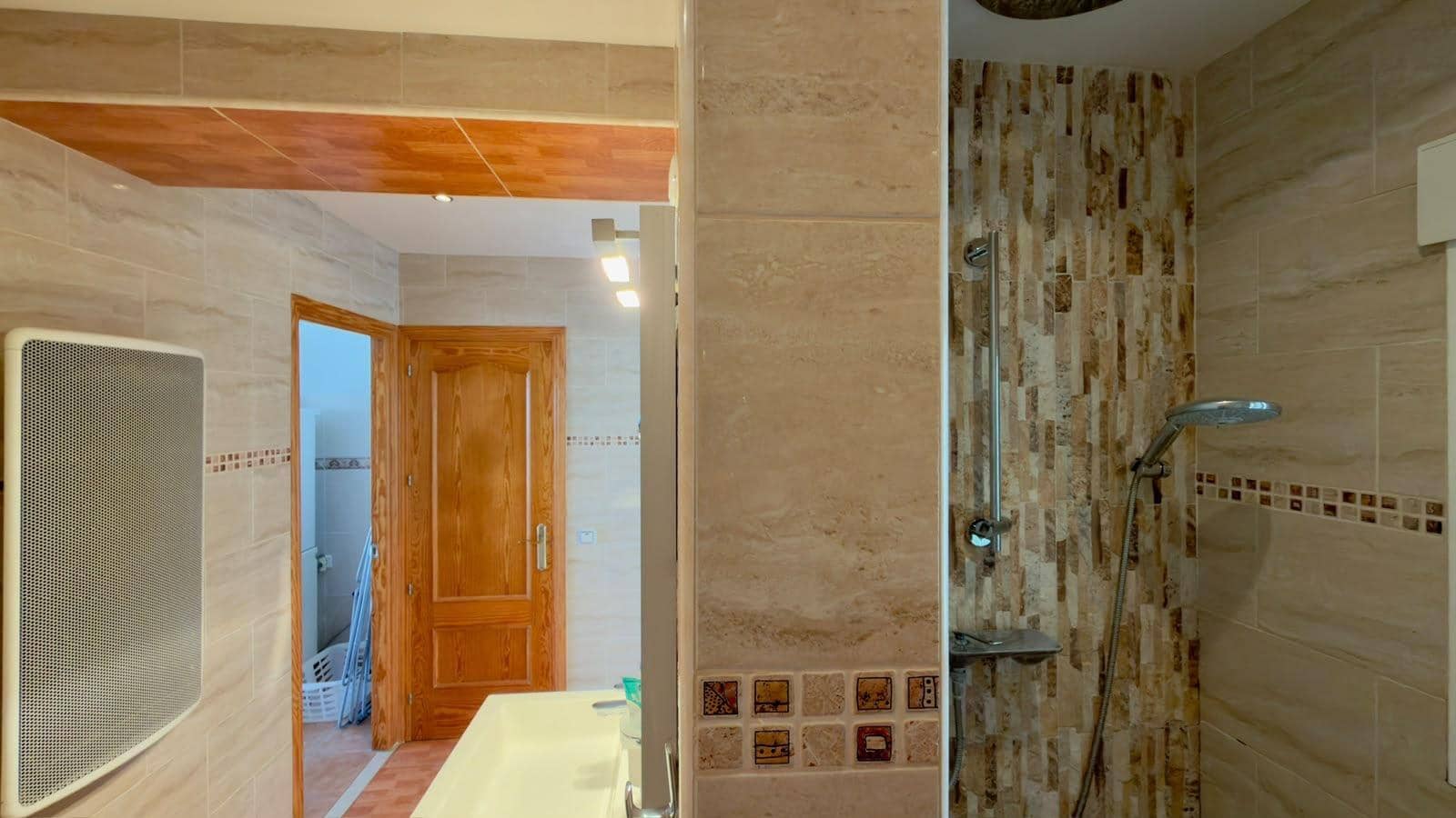 4 bedroom Villa for sale in La Nucia with pool garage - € 525,000 (Ref: 9945831)