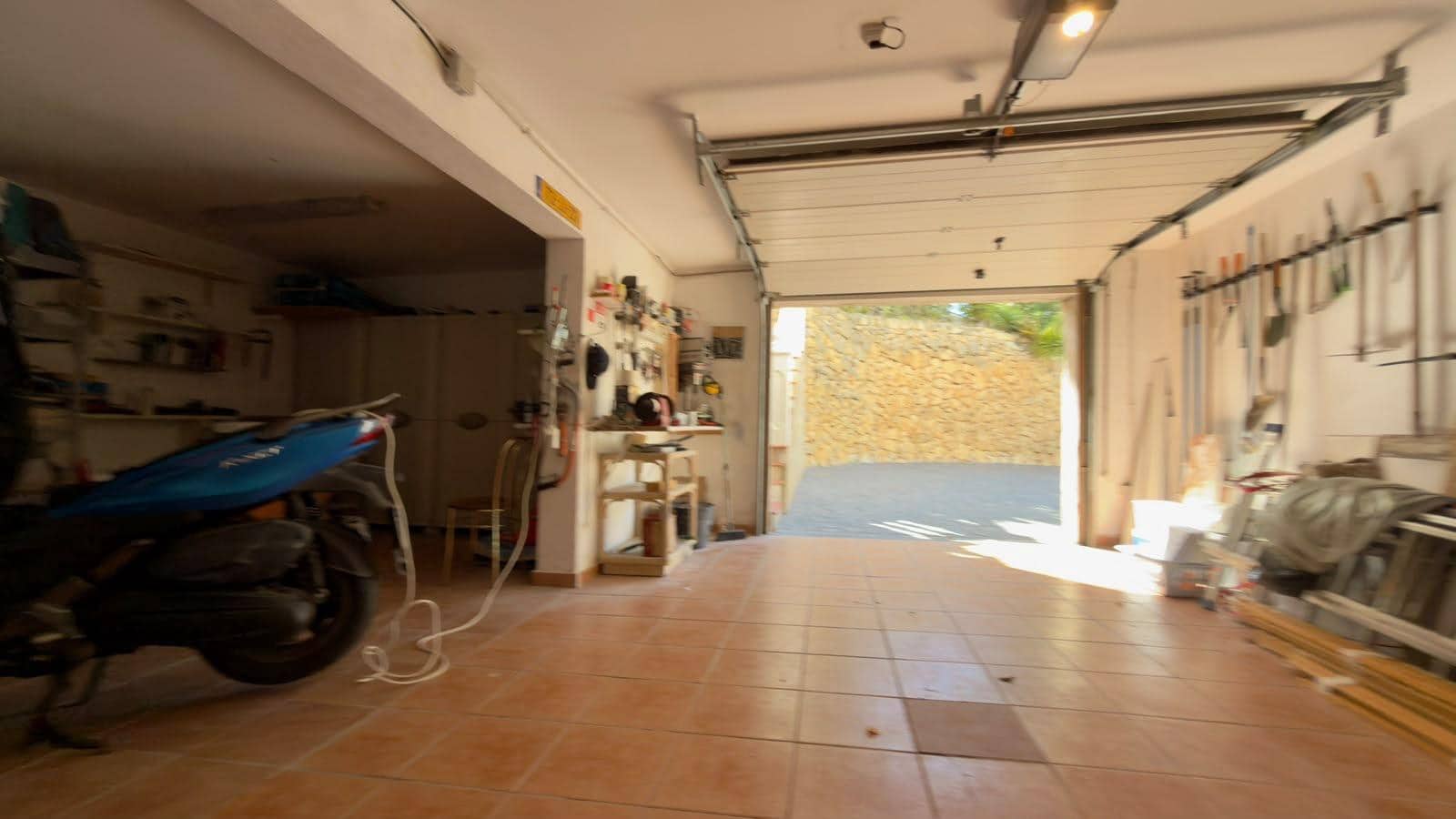 4 bedroom Villa for sale in La Nucia with pool garage - € 525,000 (Ref: 9945831)