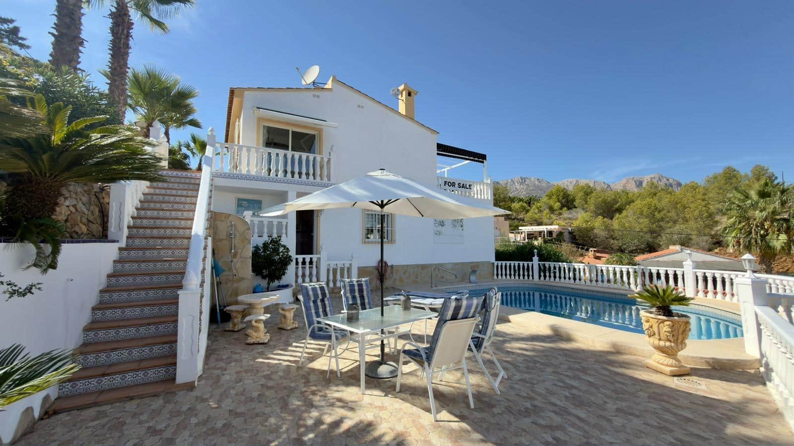 4 bedroom Villa for sale in La Nucia with pool garage - € 525,000 (Ref: 9945831)
