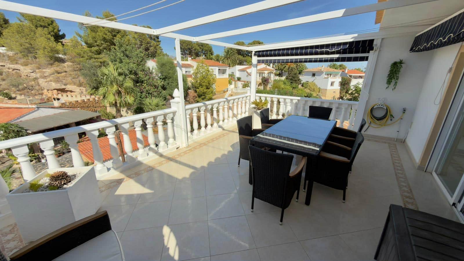 4 bedroom Villa for sale in La Nucia with pool garage - € 525,000 (Ref: 9945831)