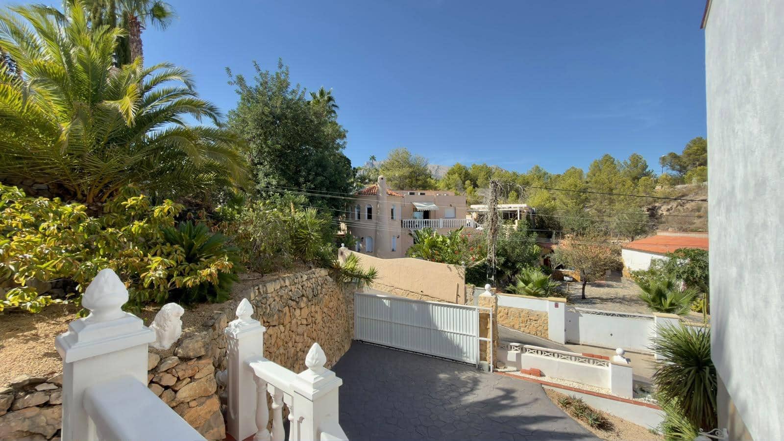 4 bedroom Villa for sale in La Nucia with pool garage - € 525,000 (Ref: 9945831)