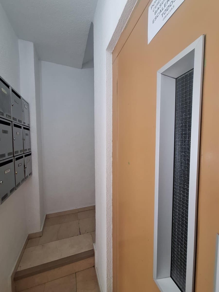 3 soveværelse Lejlighed til salg i Alicante by - € 175.000 (Ref: 9949893)