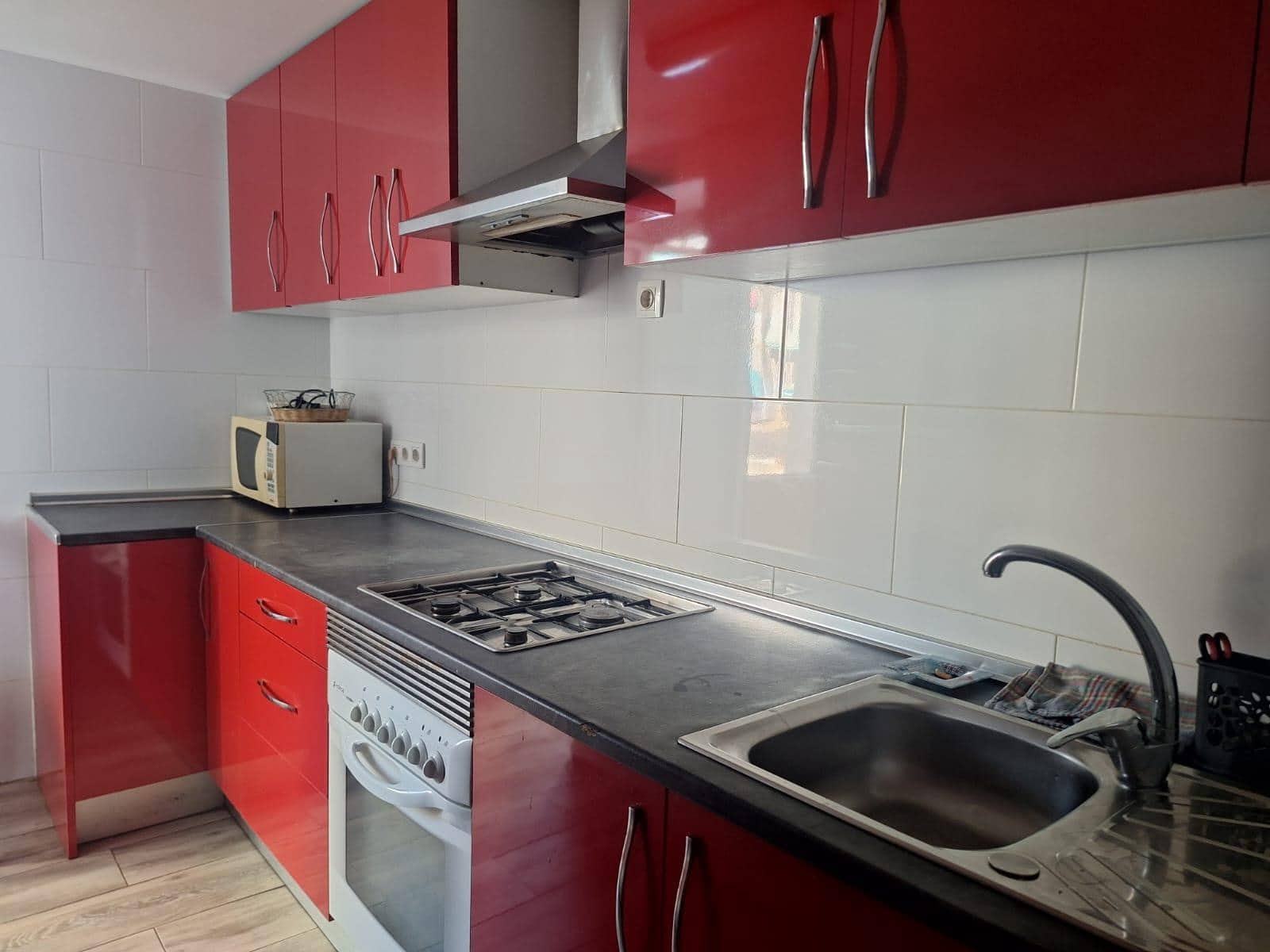3 soveværelse Lejlighed til salg i Alicante by - € 175.000 (Ref: 9949893)