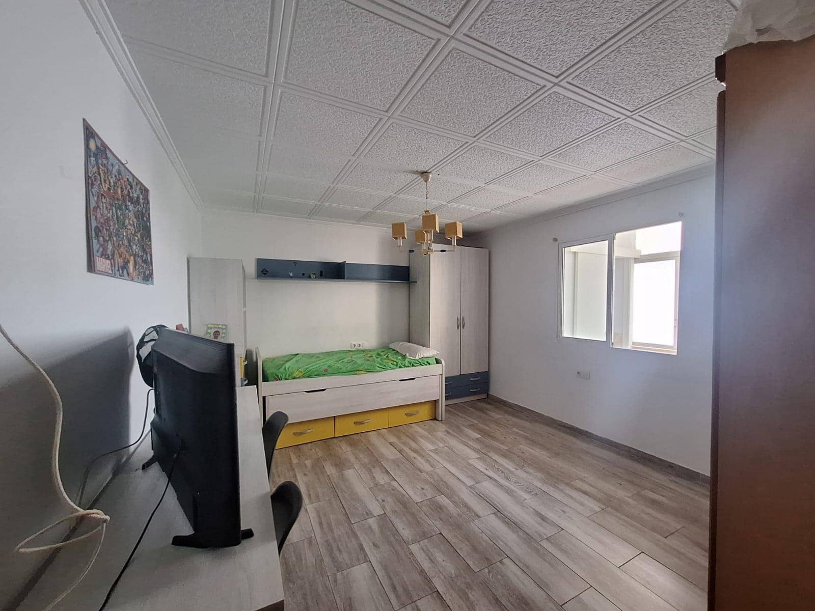 3 soveværelse Lejlighed til salg i Alicante by - € 175.000 (Ref: 9949893)