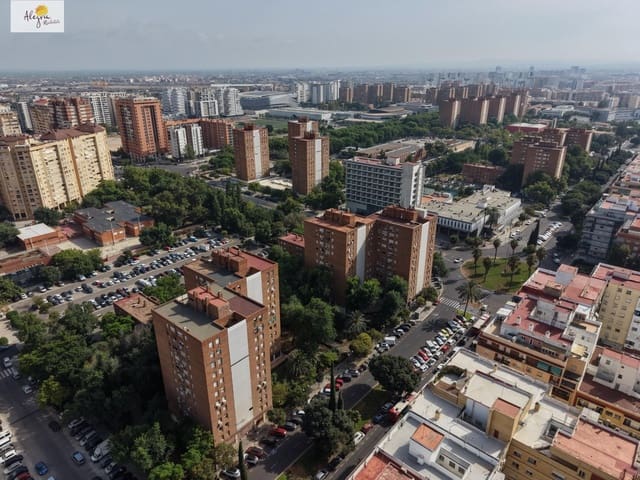 Piso de 3 habitaciones en Na Rovella, València ciudad en venta - 297.000 € (Ref: 9958066)