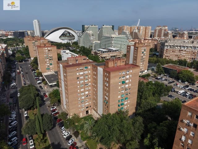 Piso de 3 habitaciones en Na Rovella, València ciudad en venta - 297.000 € (Ref: 9958066)