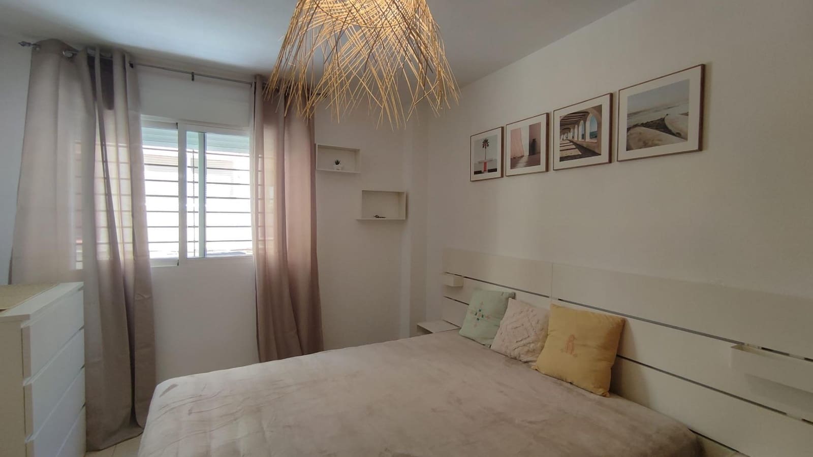 1 soverom Leilighet til leie i Alicante by - € 1 200 (Ref: 9962790)