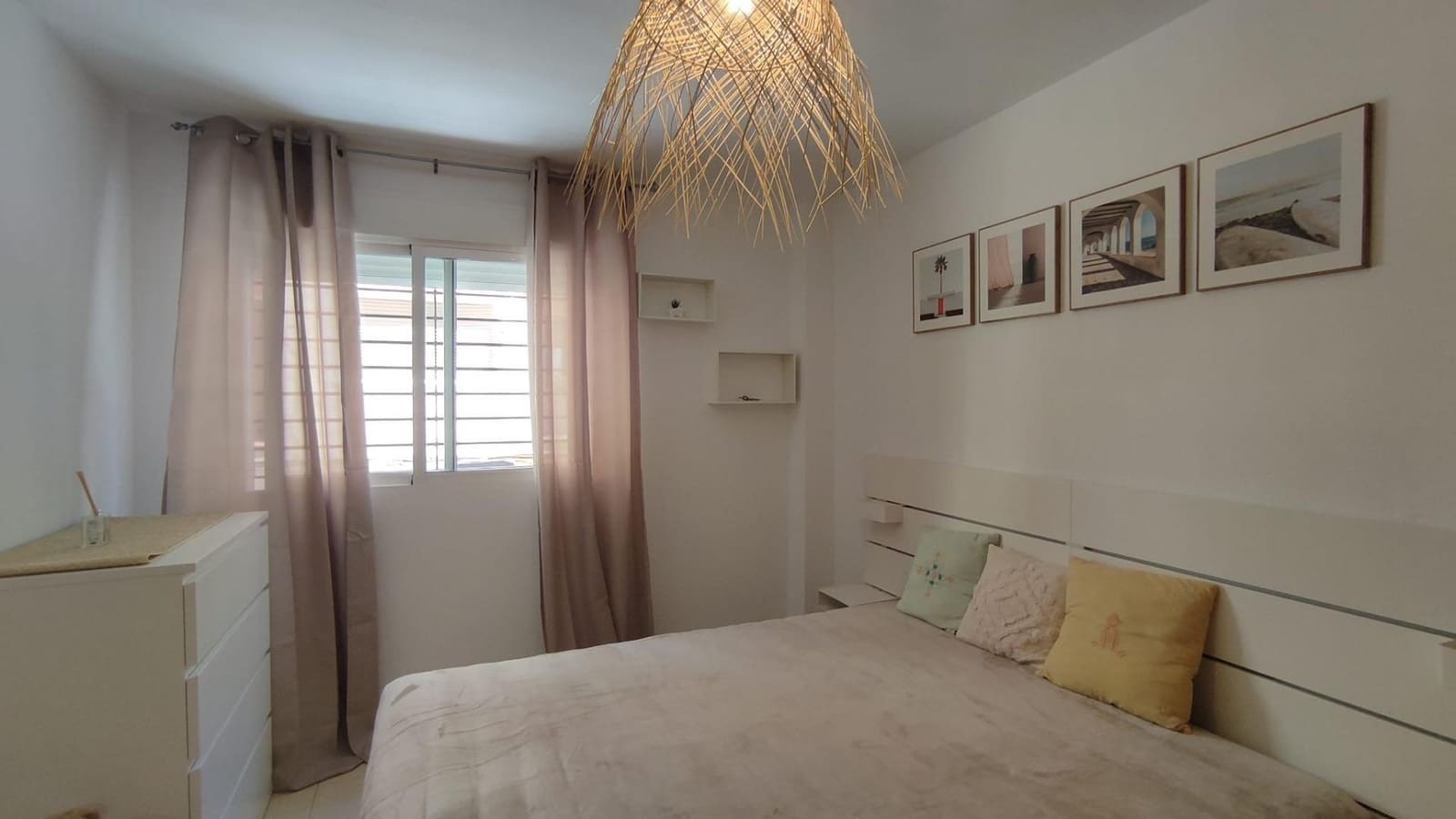 1 soverom Leilighet til leie i Alicante by - € 1 200 (Ref: 9962790)
