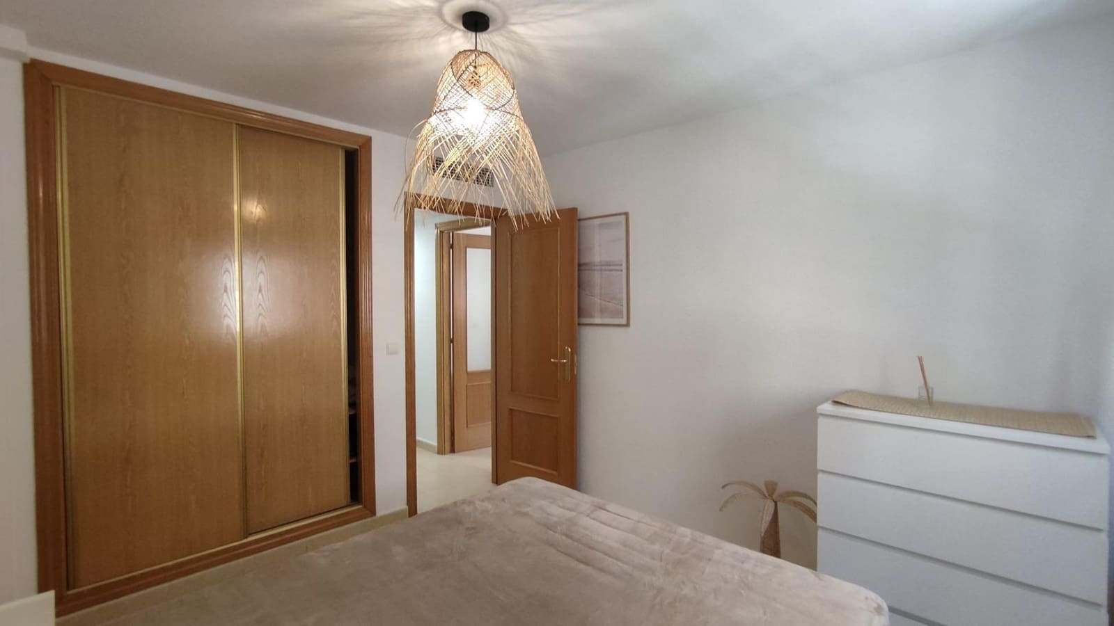 1 soverom Leilighet til leie i Alicante by - € 1 200 (Ref: 9962790)
