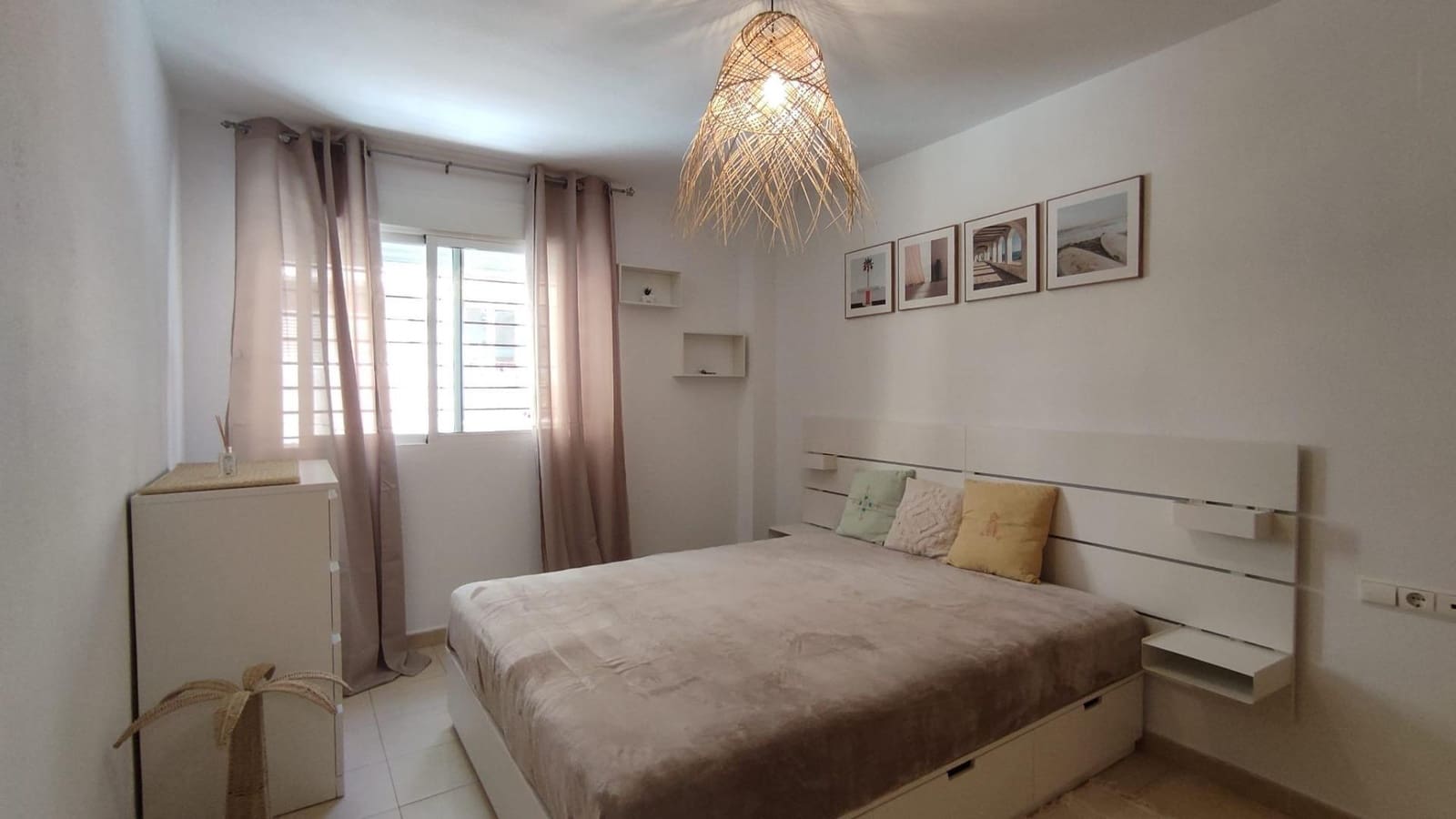 1 soverom Leilighet til leie i Alicante by - € 1 200 (Ref: 9962790)