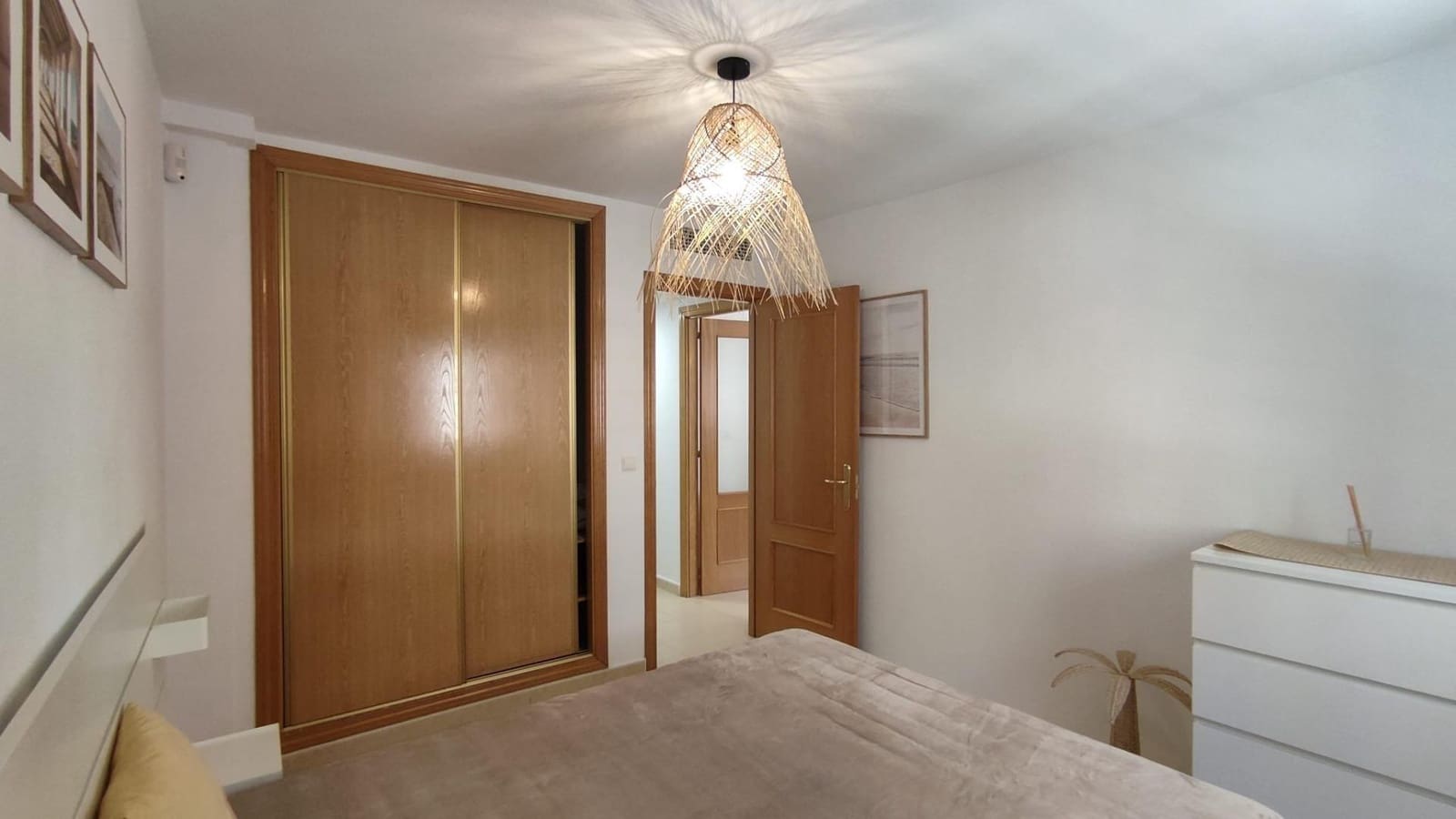1 soverom Leilighet til leie i Alicante by - € 1 200 (Ref: 9962790)