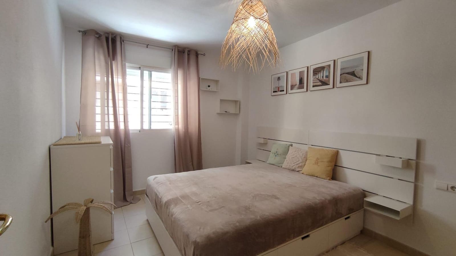 1 soverom Leilighet til leie i Alicante by - € 1 200 (Ref: 9962790)