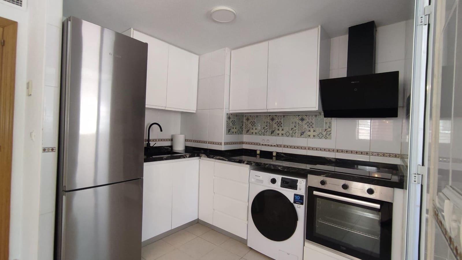 1 soverom Leilighet til leie i Alicante by - € 1 200 (Ref: 9962790)