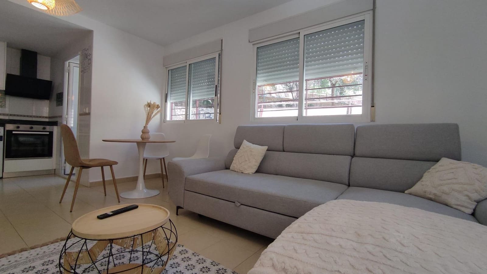 1 soverom Leilighet til leie i Alicante by - € 1 200 (Ref: 9962790)