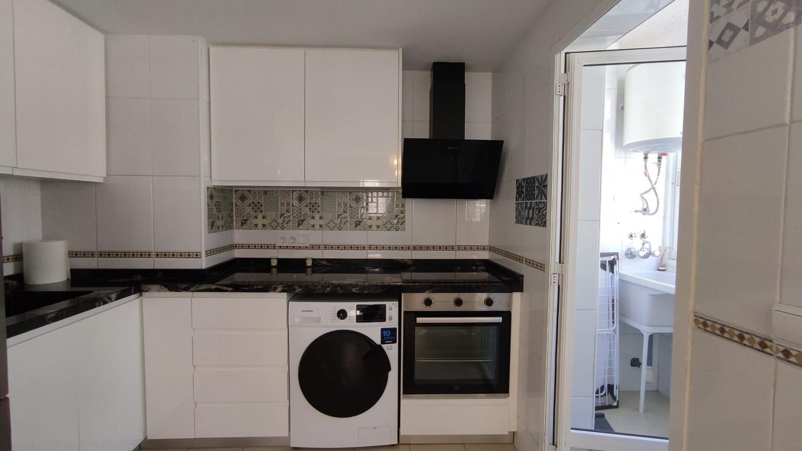 1 soverom Leilighet til leie i Alicante by - € 1 200 (Ref: 9962790)