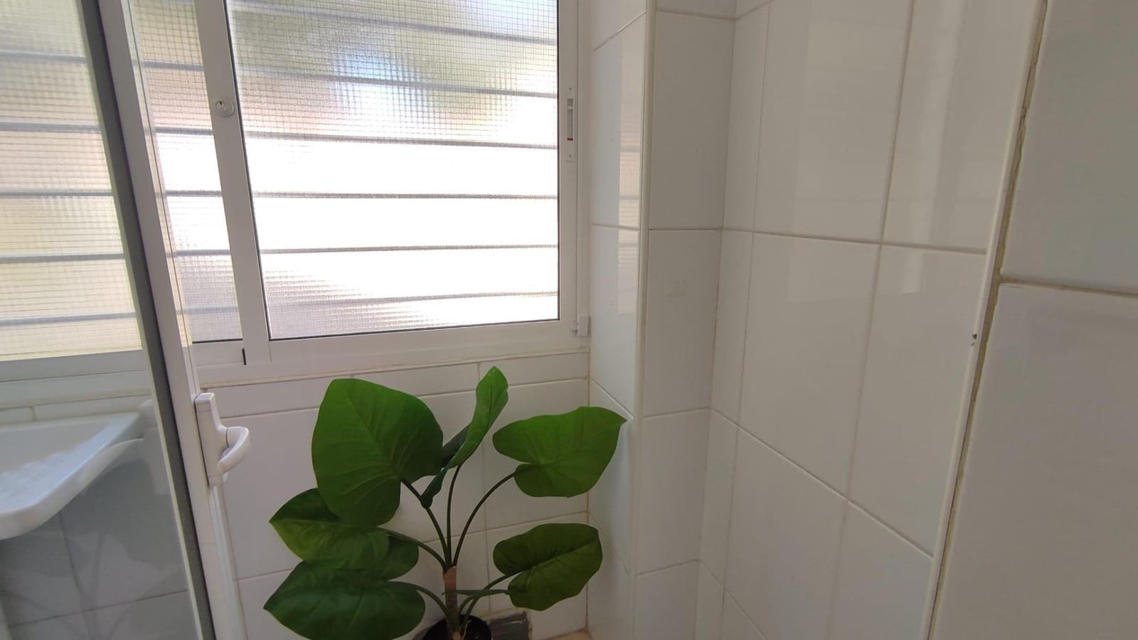 1 soverom Leilighet til leie i Alicante by - € 1 200 (Ref: 9962790)