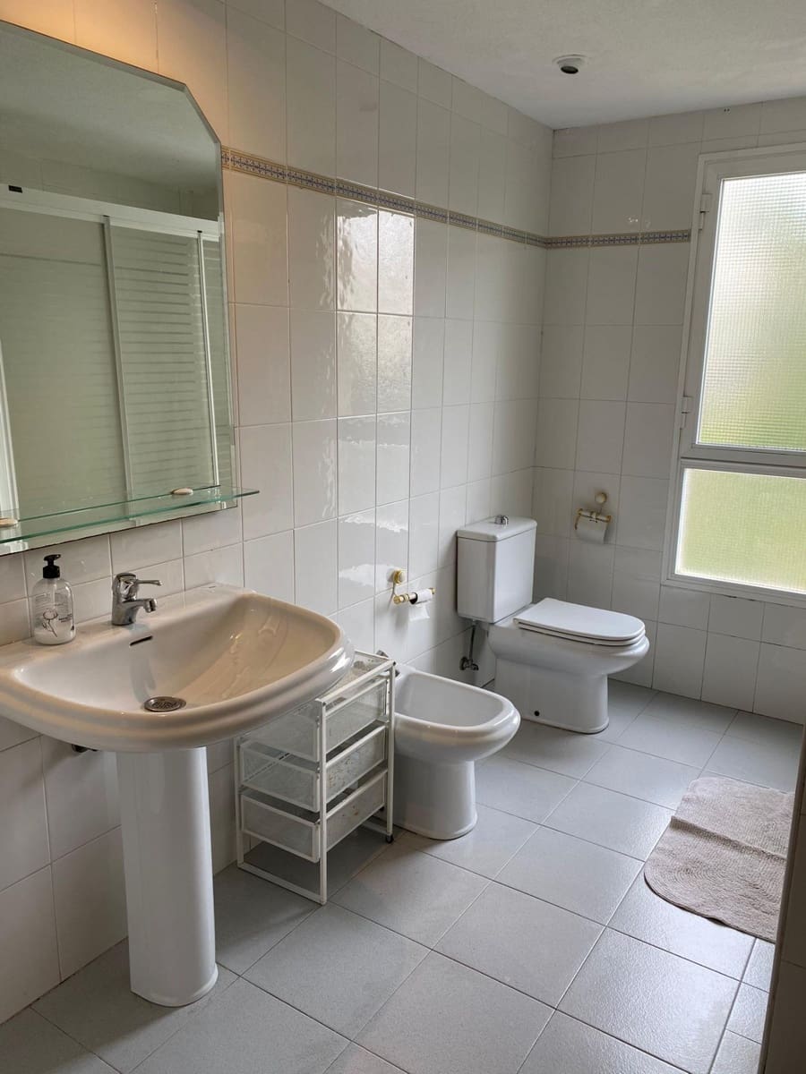 3 bedroom Flat for rent in Playa de San Juan with pool garage - € 1,450 (Ref: 9970724)