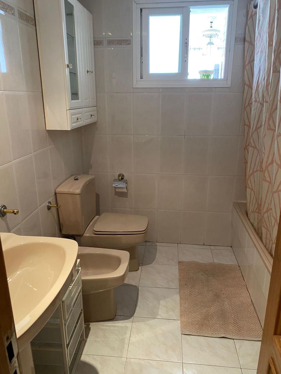 3 bedroom Flat for rent in Playa de San Juan with pool garage - € 1,450 (Ref: 9970724)