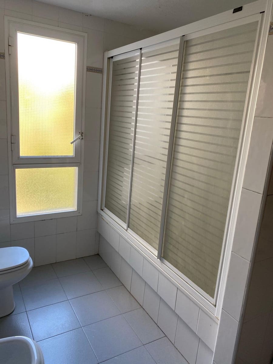 3 bedroom Flat for rent in Playa de San Juan with pool garage - € 1,450 (Ref: 9970724)