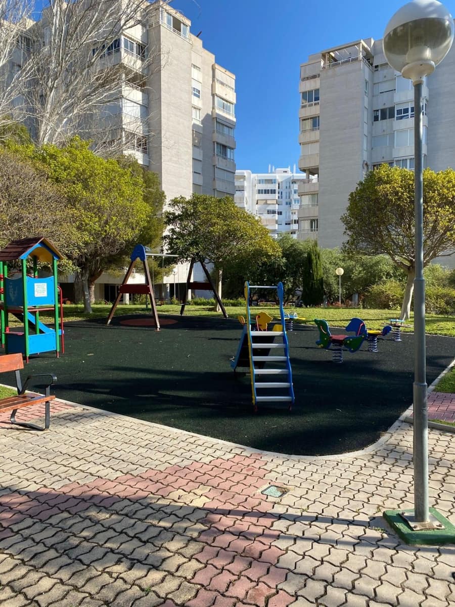 3 bedroom Flat for rent in Playa de San Juan with pool garage - € 1,450 (Ref: 9970724)