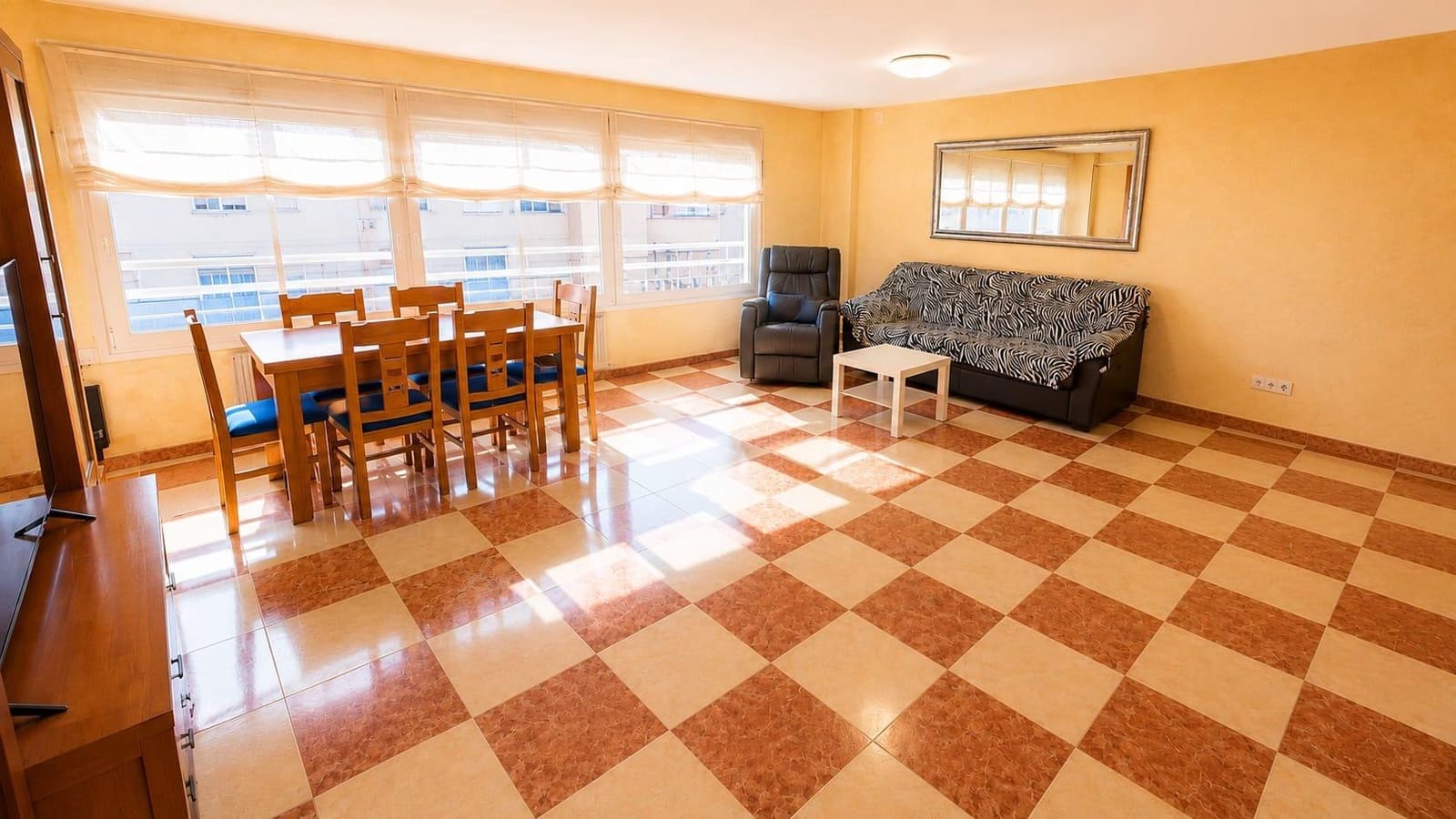 4 soveværelse Lejlighed til salg i Alicante by - € 285.000 (Ref: 9973396)