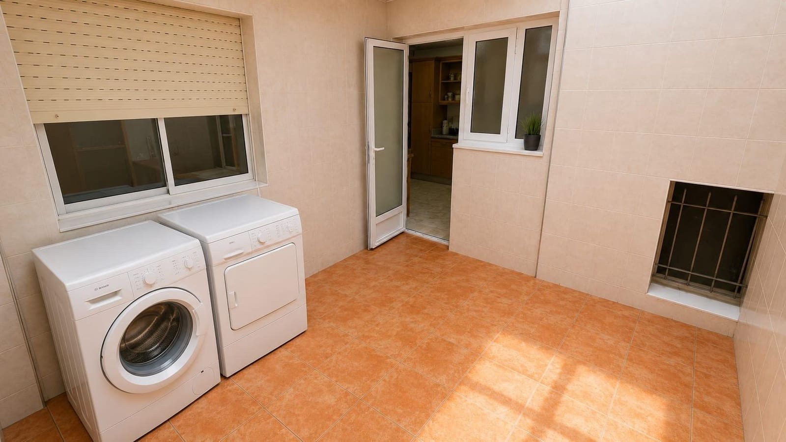 4 soveværelse Lejlighed til salg i Alicante by - € 285.000 (Ref: 9973396)