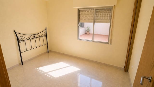 4 soveværelse Lejlighed til salg i Carolinas Bajas, Alicante by - € 285.000 (Ref: 9973396)