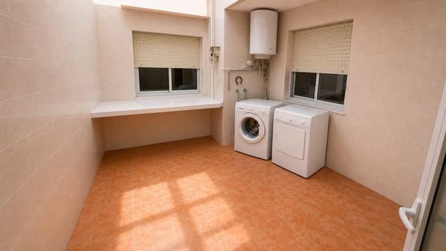 4 soveværelse Lejlighed til salg i Carolinas Bajas, Alicante by - € 285.000 (Ref: 9973396)